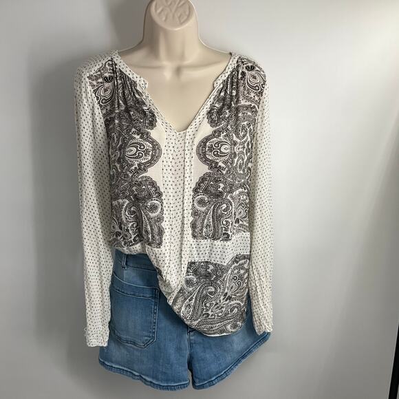 LUCKY BRAND Dainty White Paisley Long Sleeve Blouse Top Medium - Picture 1 of 9
